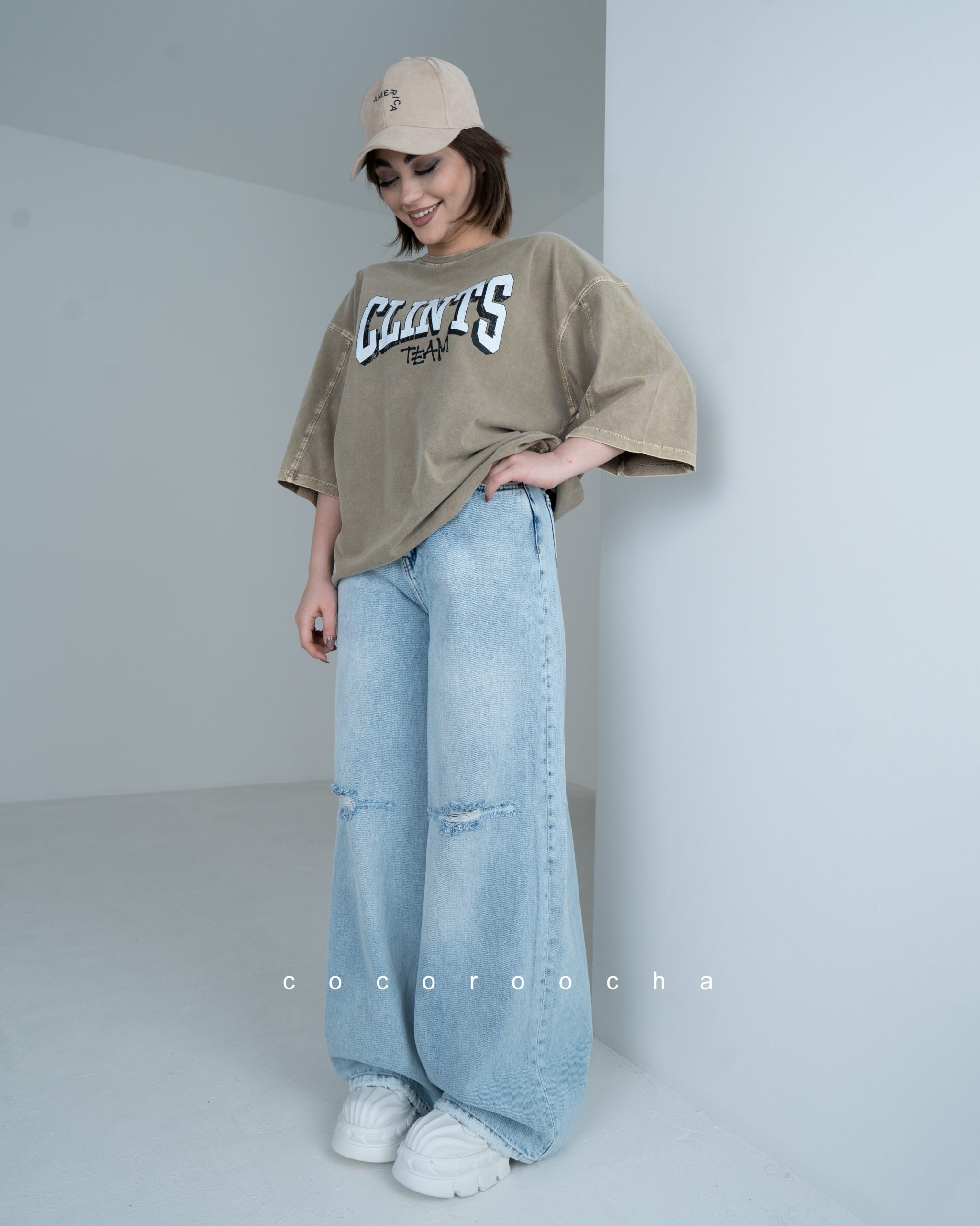 InShot_۲۰۲۶۰۳۰۷_۱۶۴۶۱۴۴۵۵ تیشرت باکسی clints - تصویر 1